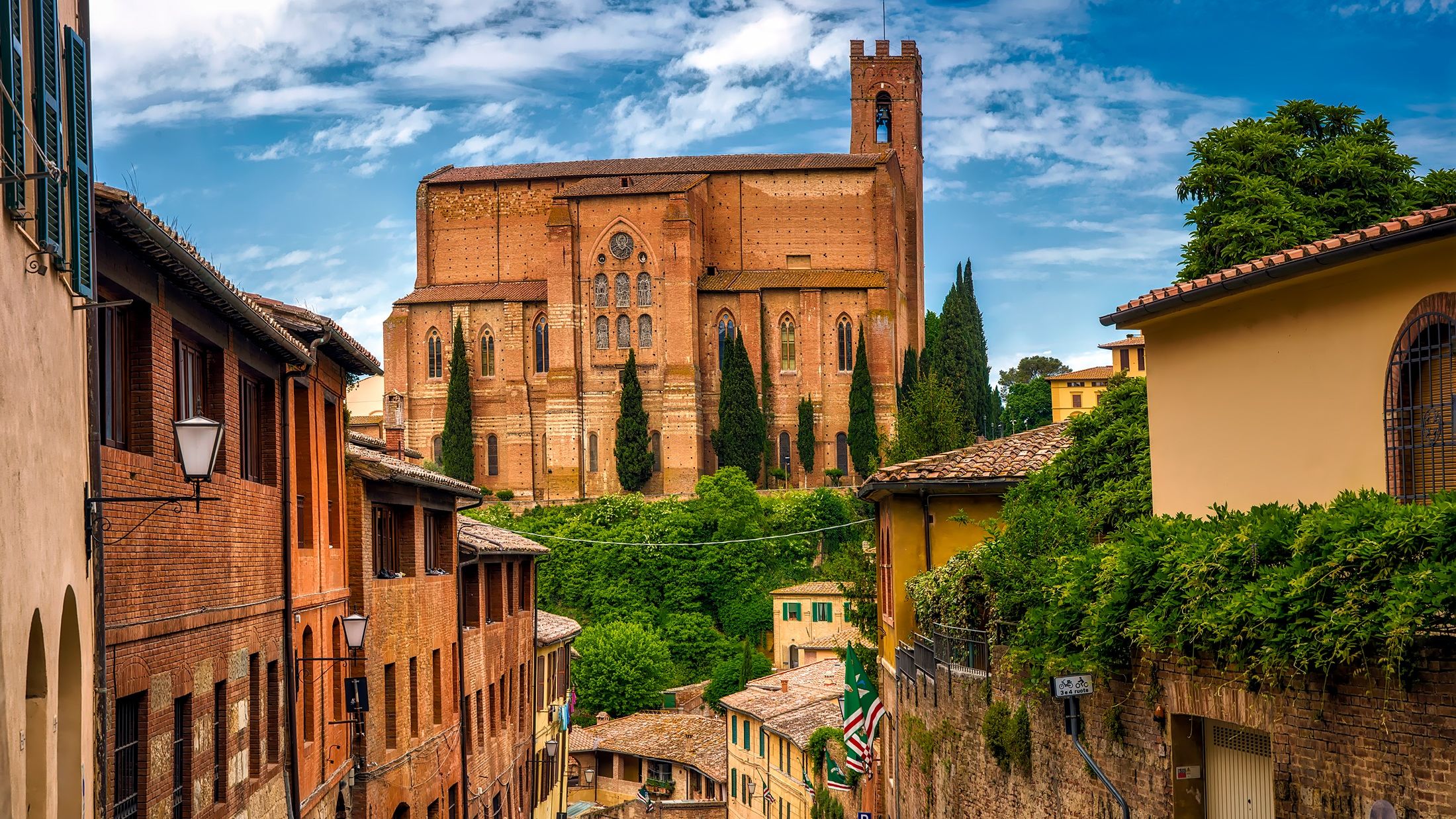 000424-siena-pixabay-1797838-Hybris